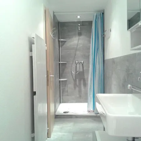 Bergfriede * Rosswald